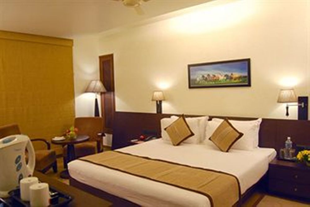 Rpj Hotel Rajkot Eksteriør bilde