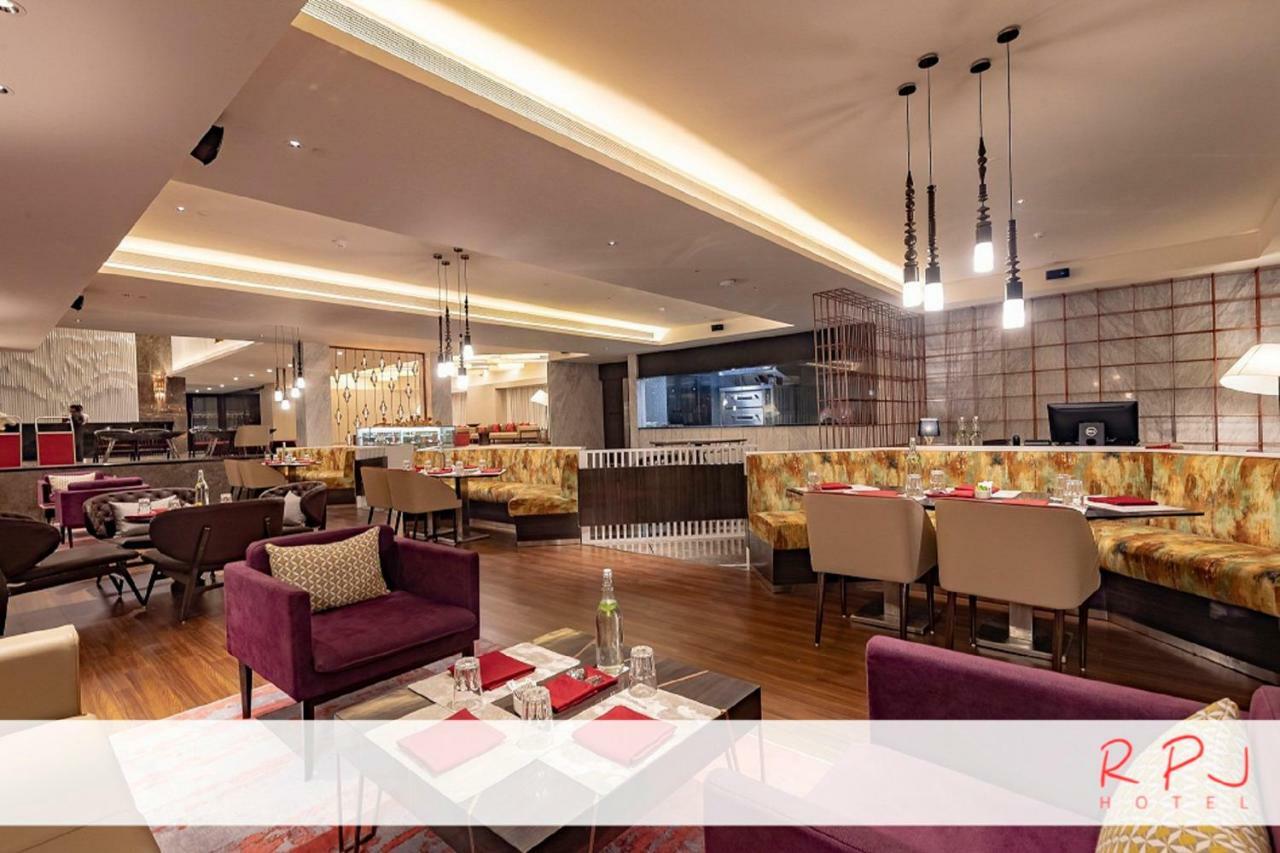 Rpj Hotel Rajkot Eksteriør bilde