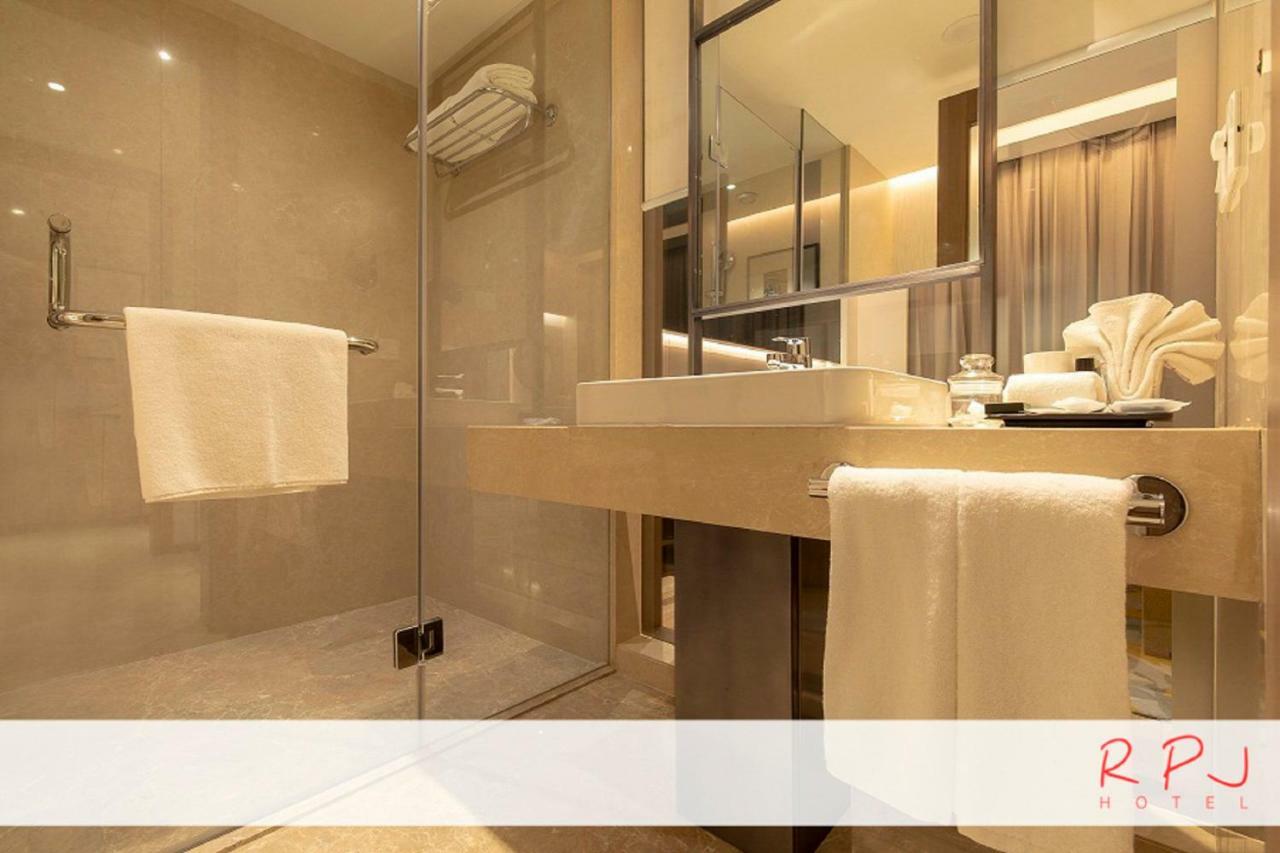 Rpj Hotel Rajkot Eksteriør bilde