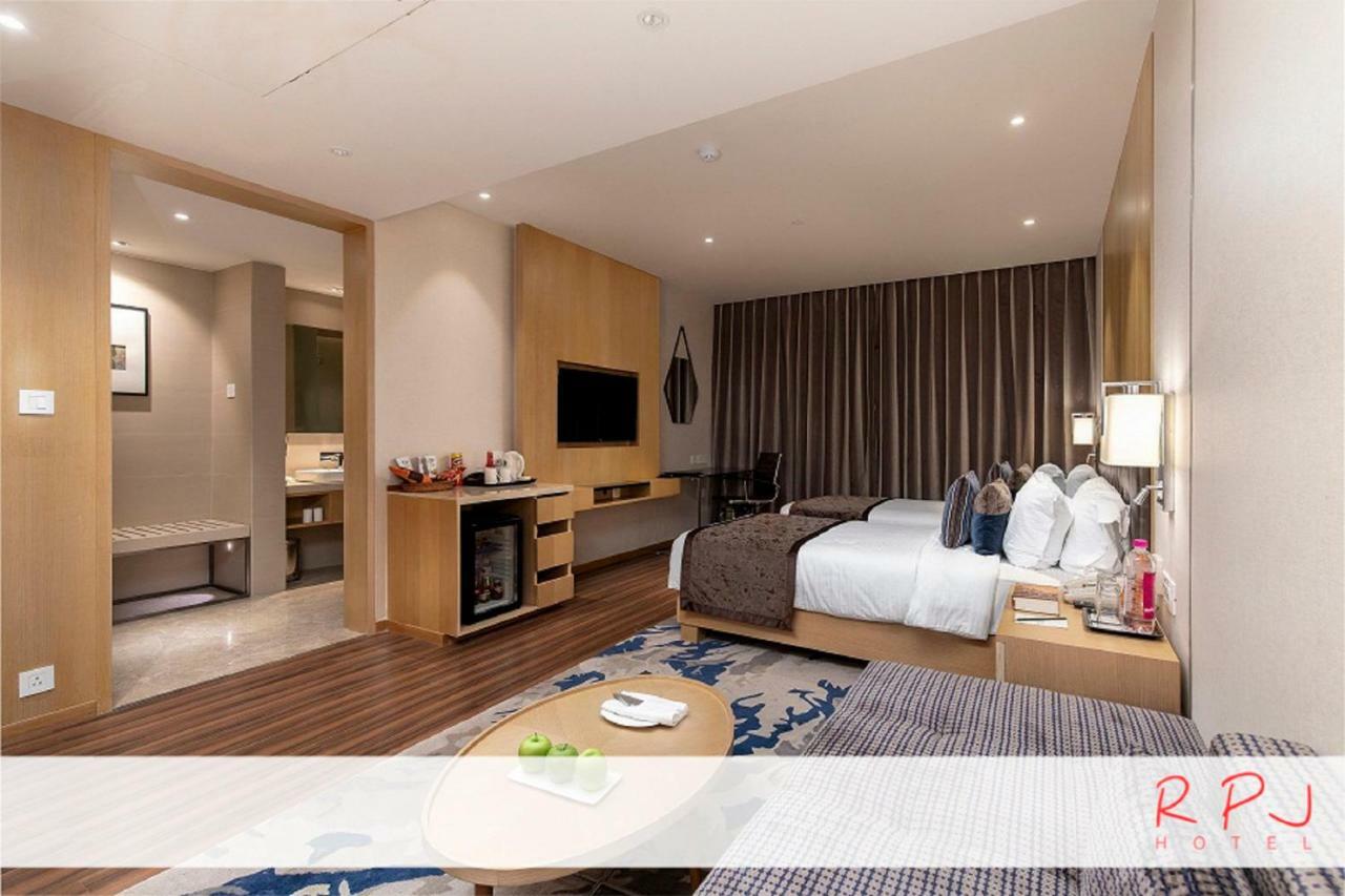 Rpj Hotel Rajkot Eksteriør bilde