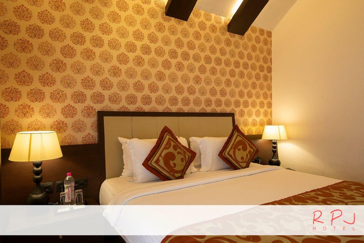 Rpj Hotel Rajkot Eksteriør bilde