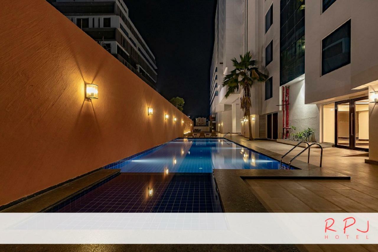 Rpj Hotel Rajkot Eksteriør bilde