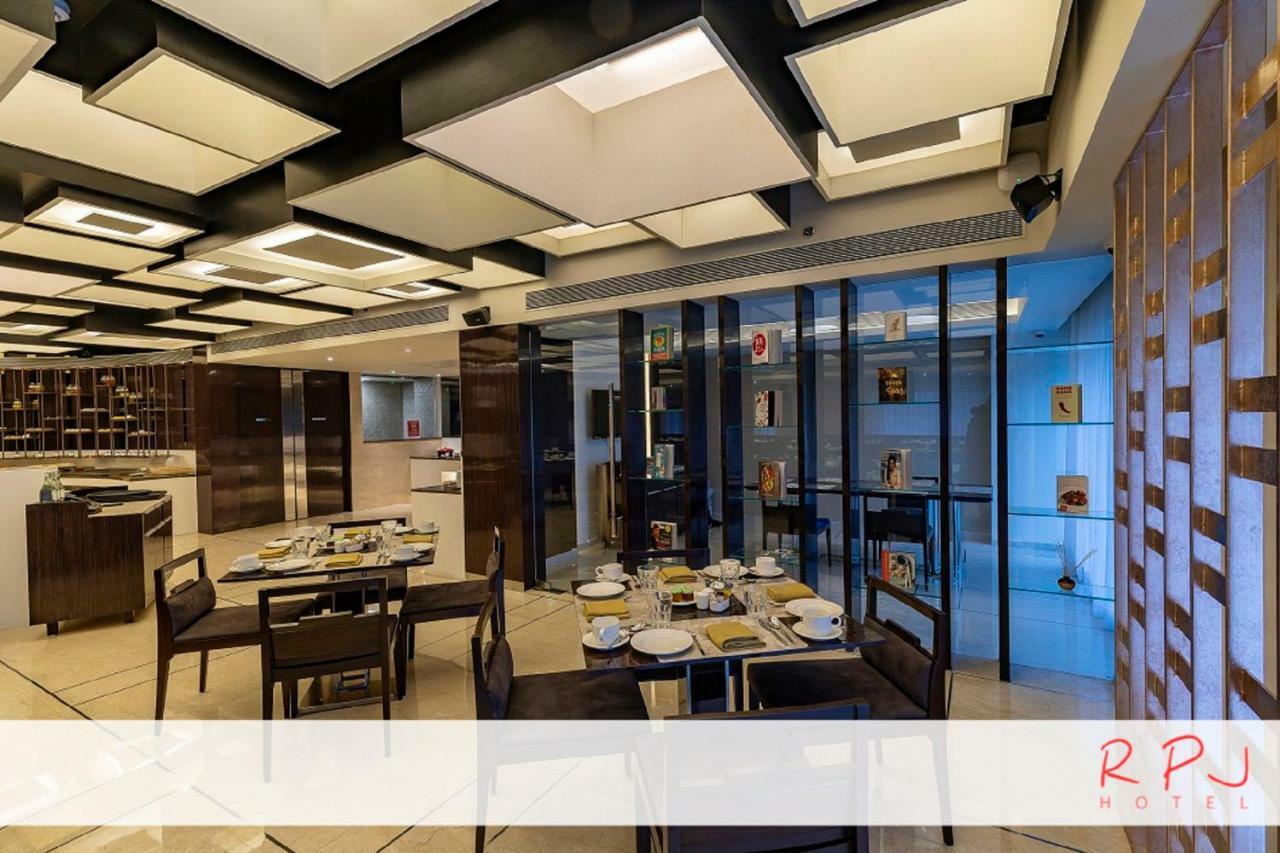 Rpj Hotel Rajkot Eksteriør bilde
