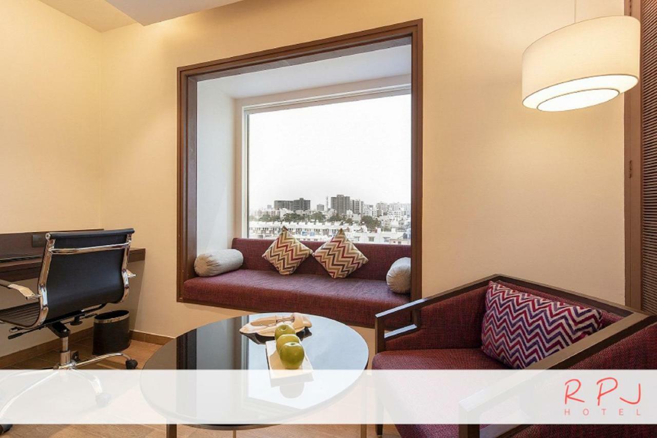 Rpj Hotel Rajkot Eksteriør bilde