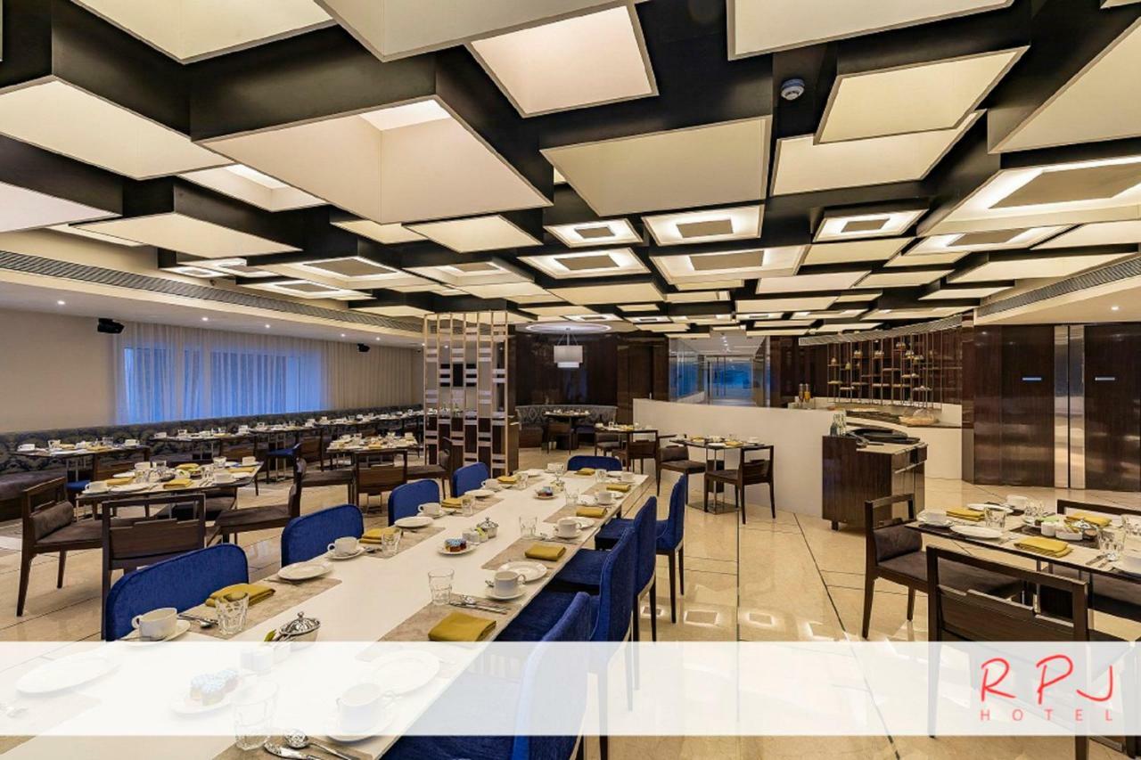 Rpj Hotel Rajkot Eksteriør bilde