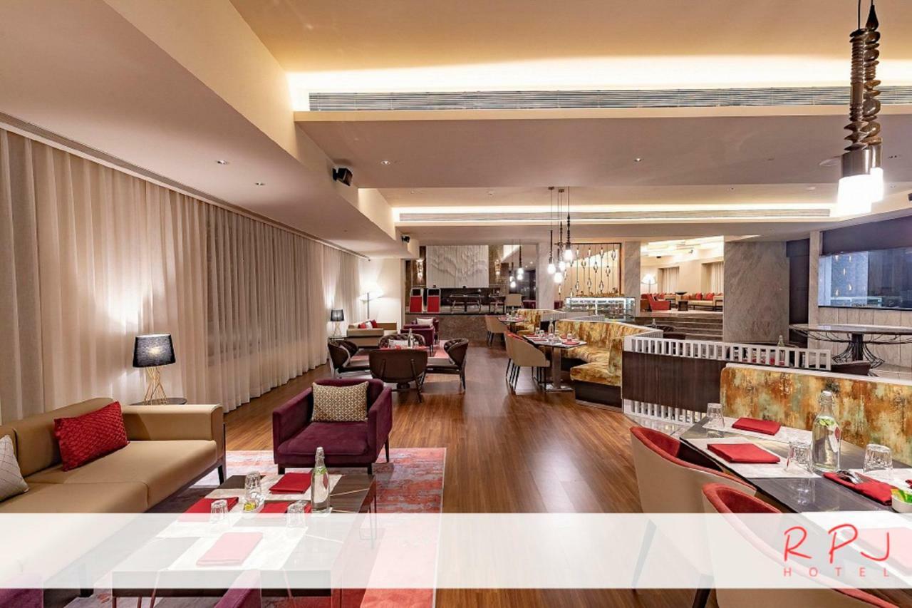 Rpj Hotel Rajkot Eksteriør bilde